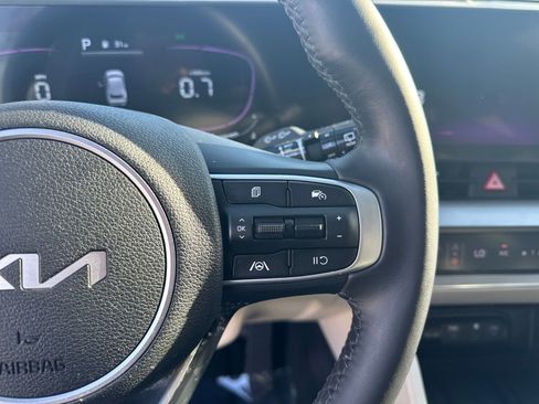 Used 2024 Kia Sportage EX image 16