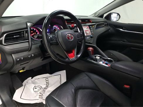 Used 2019 Toyota Camry XSE w/ Navigation Package FWD image 7