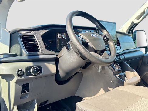Used 2023 Ford Transit 350 XLT image 9