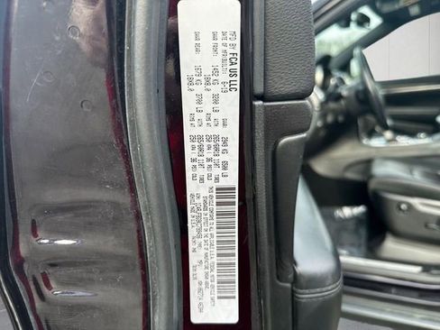 Used 2019 Jeep Grand Cherokee Limited w/ Luxury Group II AWD/4WD image 32