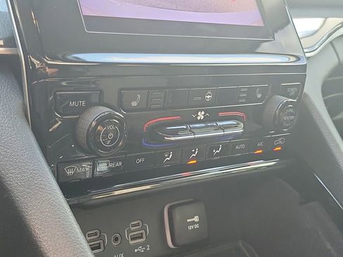 Used 2021 Jeep Grand Cherokee L Laredo w/ Luxury Tech Group I image 38