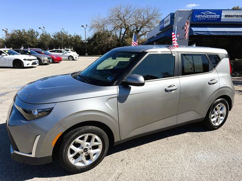 Used 2024 Kia Soul LX w/ Option Group 015 FWD image 22