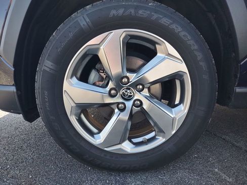 Used 2019 Toyota RAV4 Limited AWD/4WD image 10