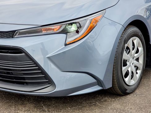 Used 2025 Toyota Corolla LE image 5