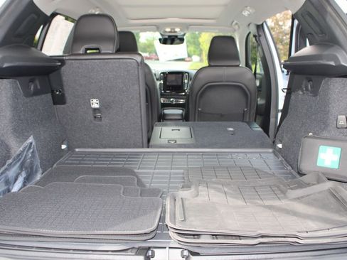 Used 2026 Volvo XC40 B5 Plus w/ Protection Package Premier AWD/4WD image 30