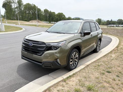 New 2026 Subaru Forester Touring AWD/4WD image 3