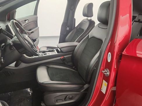 Used 2023 Ford Edge ST-Line image 14