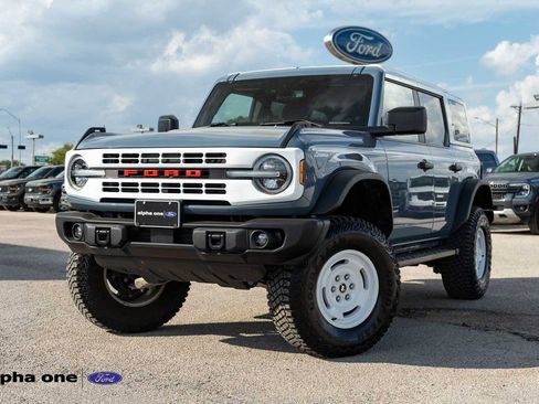 Used 2023 Ford Bronco Heritage Edition image 1