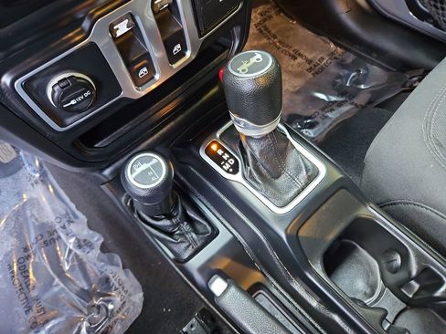 Used 2019 Jeep Wrangler Sport AWD/4WD image 20