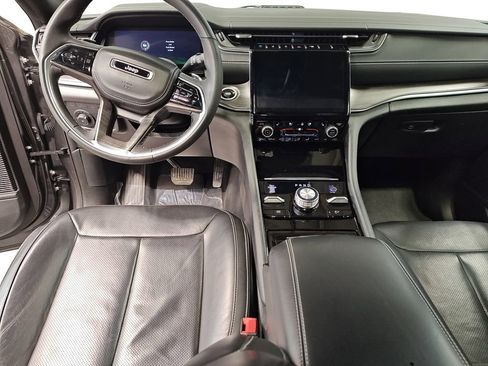 Used 2022 Jeep Grand Cherokee Overland AWD/4WD image 10