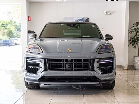 Used 2024 Porsche Cayenne Turbo GT AWD/4WD image 2