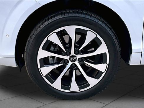Certified 2026 Audi Q3 quattro 2.0T AWD/4WD image 11