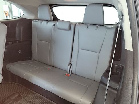 Used 2023 Toyota Highlander Limited AWD/4WD image 14