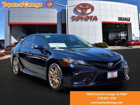 Certified 2024 Toyota Camry SE w/ Convenience Package FWD image 1