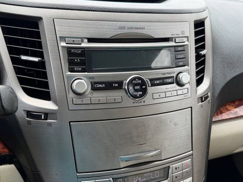 Used 2011 Subaru Outback 2.5i Limited AWD/4WD image 26
