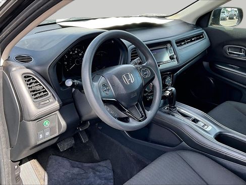 Used 2016 Honda HR-V LX image 11