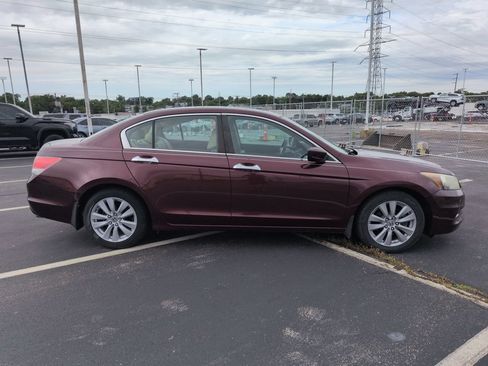 Used 2011 Honda Accord EX-L image 7