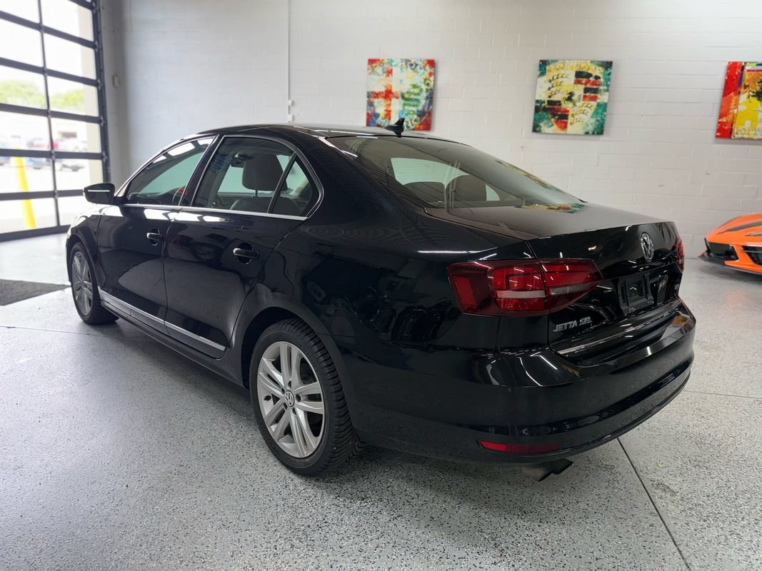 Used 2017 Volkswagen Jetta SEL FWD image 3