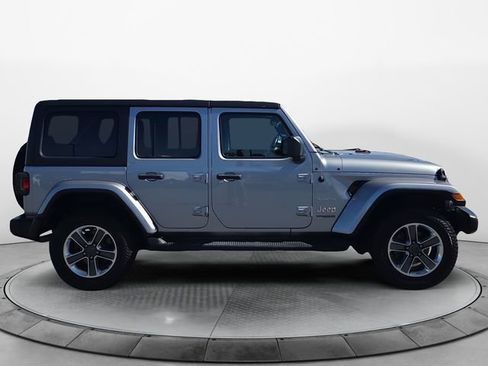 Used 2021 Jeep Wrangler Unlimited Sahara image 6