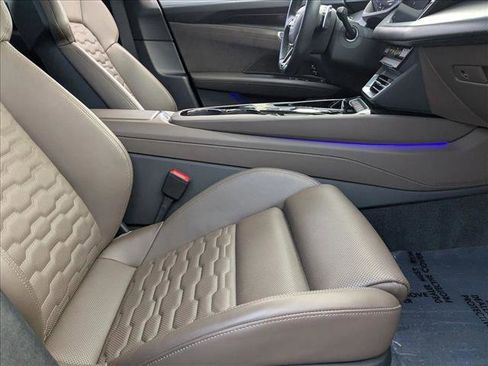 Used 2023 Audi e-tron GT Prestige image 20