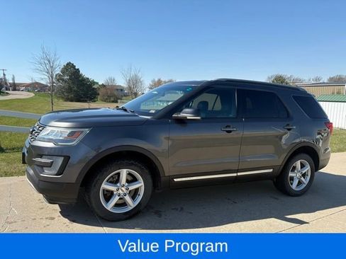 Used 2016 Ford Explorer XLT w/ Equipment Group 202A AWD/4WD image 1