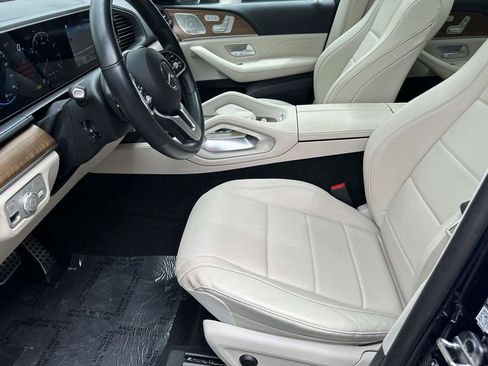 Used 2022 Mercedes-Benz GLS 450 4MATIC w/ AMG Line Exterior image 21