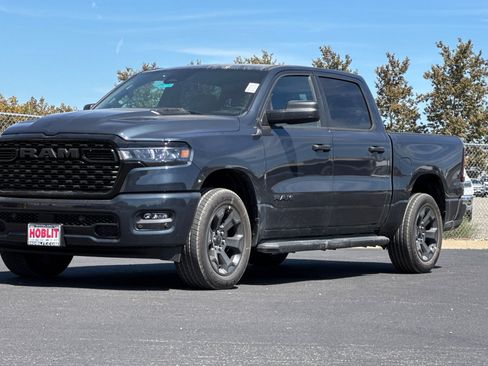 New 2026 RAM 1500 Express AWD/4WD image 7