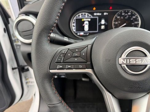 New 2025 Nissan Versa SR w/ Trunk Package image 16