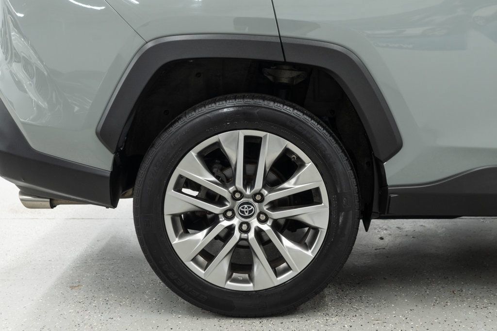 Used 2019 Toyota RAV4 XLE Premium AWD/4WD image 36