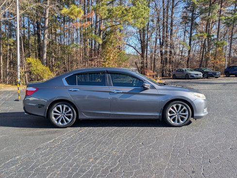 Used 2015 Honda Accord Sport image 4
