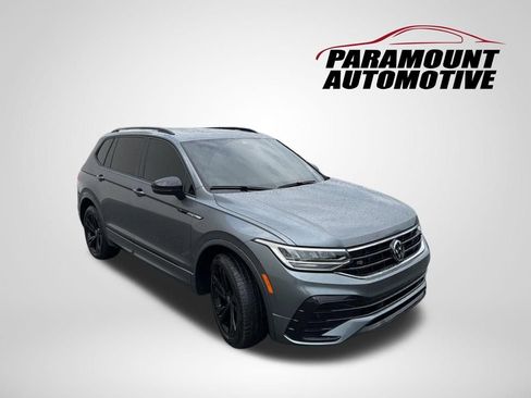 Certified 2024 Volkswagen Tiguan SE R-Line FWD image 3