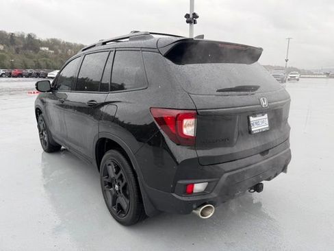 Certified 2025 Honda Passport Black Edition image 11
