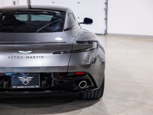 Used 2024 Aston Martin DB12 Coupe image 13