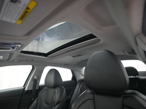 Used 2024 Hyundai Elantra Limited FWD image 30