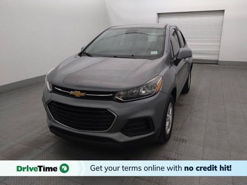 Used 2020 Chevrolet Trax LS FWD image 1