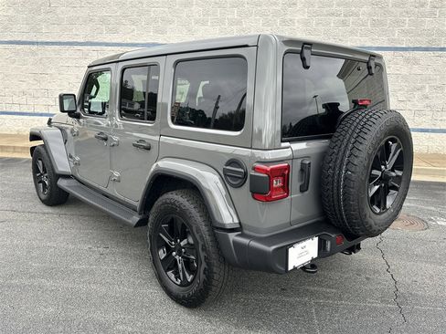 Used 2023 Jeep Wrangler Altitude image 5