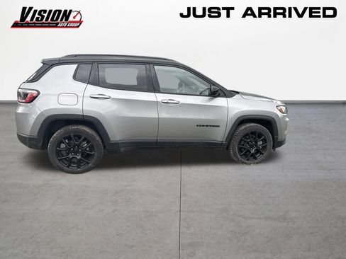 Used 2023 Jeep Compass Latitude w/ Convenience Group AWD/4WD image 6