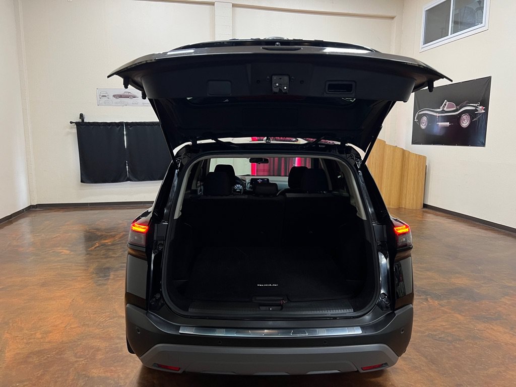 Used 2023 Nissan Rogue SV FWD image 14