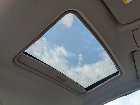 Used 2006 Chrysler 300 C w/ Protection Group II image 15