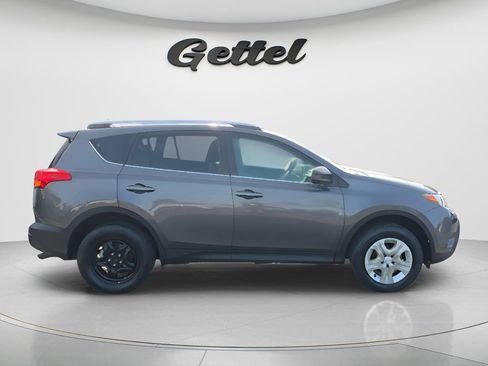 Used 2015 Toyota RAV4 LE FWD image 4