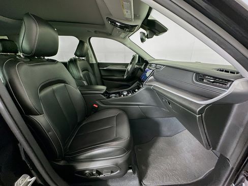 Used 2023 Jeep Grand Cherokee L Limited w/ Black Appearance Package RWD image 34