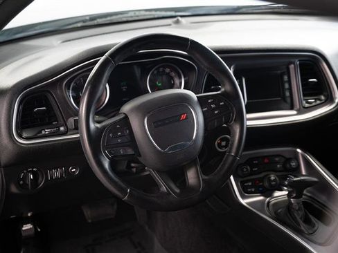 Used 2017 Dodge Challenger SXT image 10