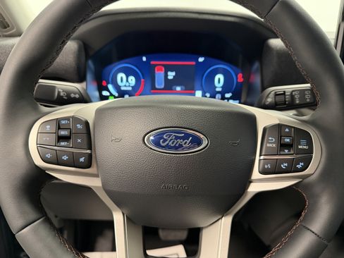 New 2026 Ford Explorer Active w/ Active Comfort Package image 17