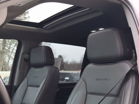 Used 2025 GMC Sierra 3500 Denali w/ Denali Reserve Package image 4