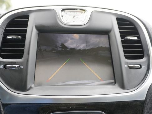 Used 2016 Chrysler 300 C RWD image 14