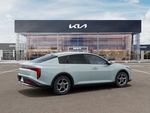 New 2026 Kia K4 LXS image 6