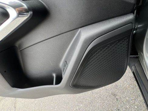 Used 2026 Chevrolet Traverse LT image 23