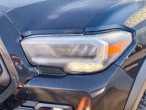 Used 2023 Toyota Tacoma TRD Off-Road image 9