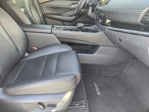 Used 2023 Nissan Rogue SL w/ SL Premium Package image 15