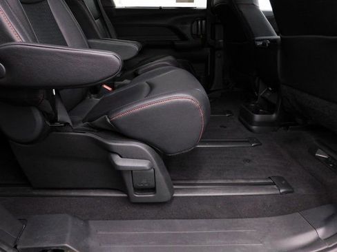 Used 2025 Toyota Sienna XSE image 29